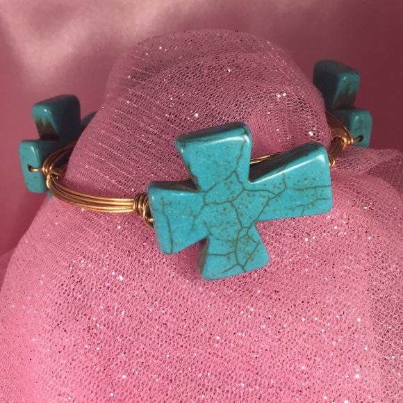 Wire and Cross Bracelet - Picture 3 of 4